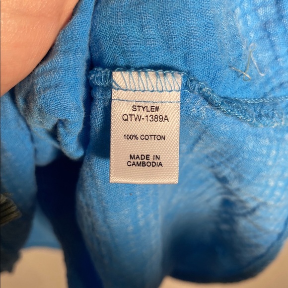 ZENANA WOMENS WASHED GAUZEY BUTTON DOWN SHIRT BLOUSE BLUE SMALL/MEDIUM - Picture 3 of 4